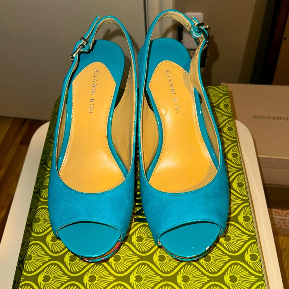 Gianni Bini - Size 9.5 Wedge